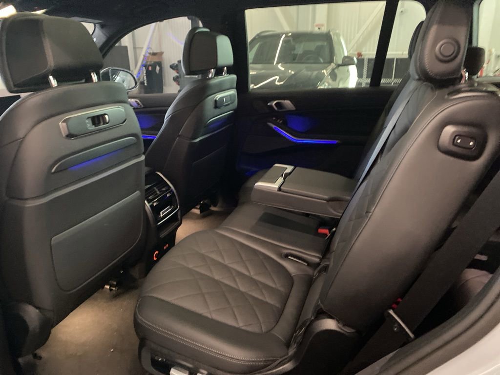 Certified 2025 BMW X7 xDrive40i w/ M Sport Package image 12