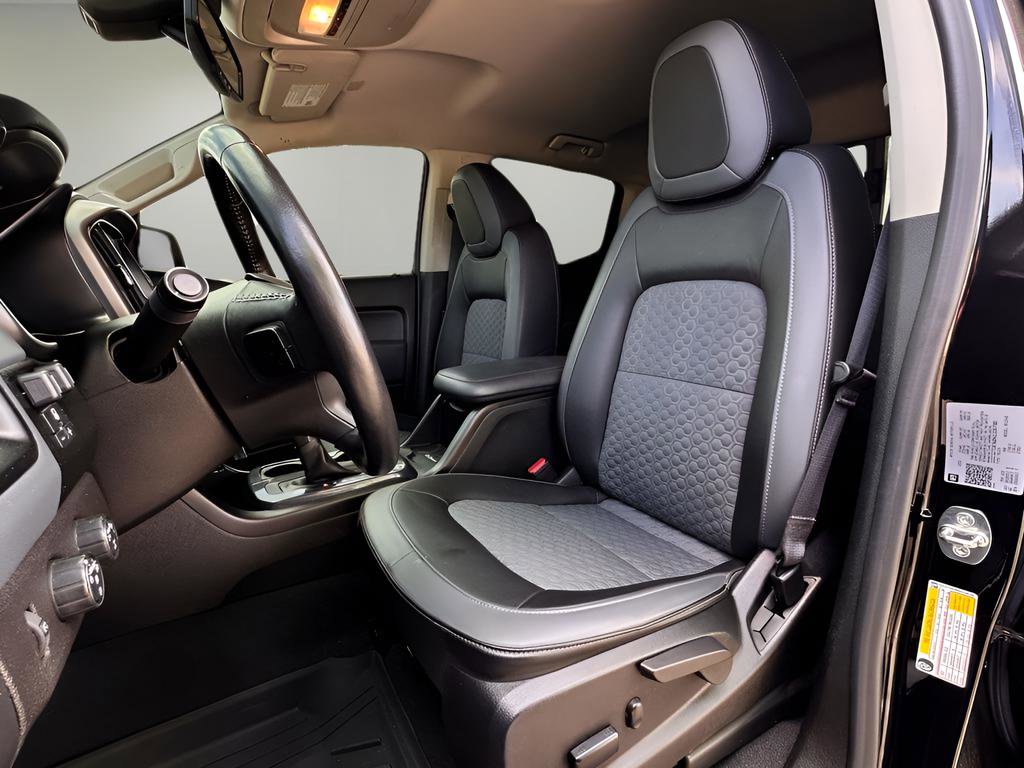 Used 2022 Chevrolet Colorado Z71 w/ Z71 Midnight Edition AWD/4WD image 9