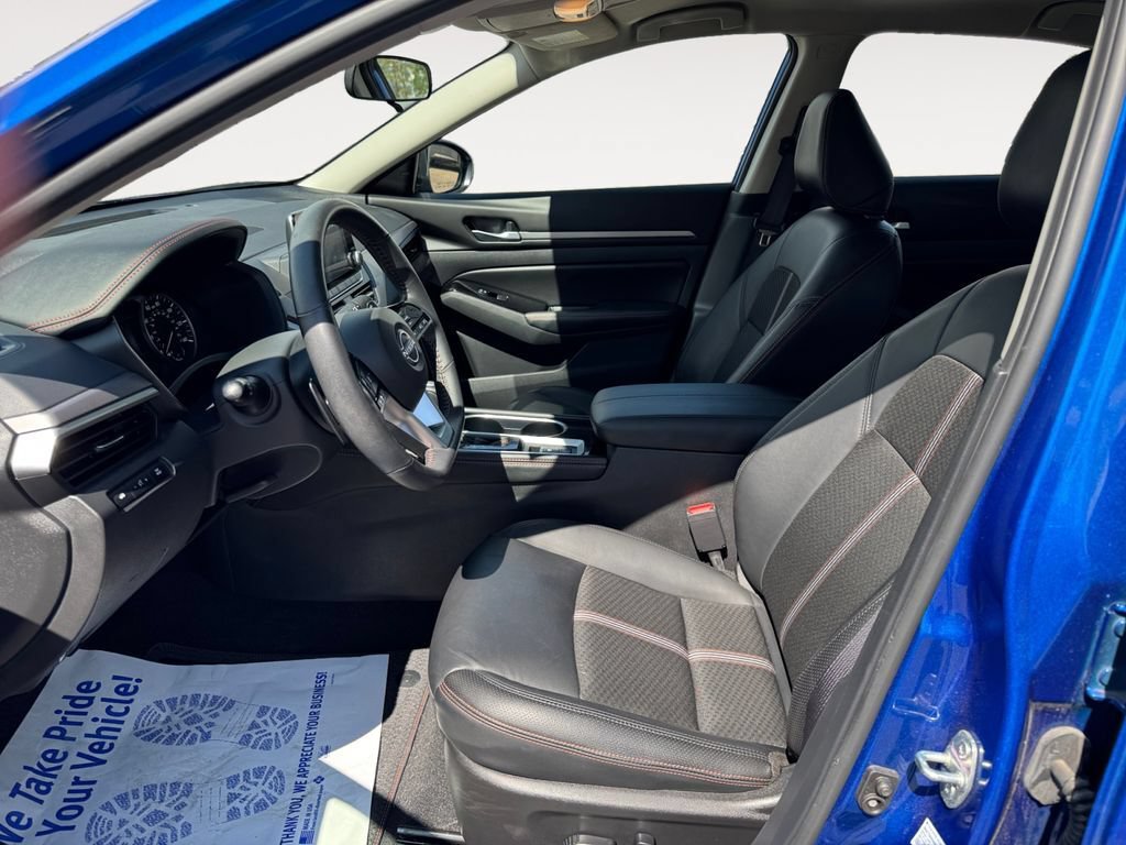 Used 2025 Nissan Altima 2.5 SR AWD/4WD image 9