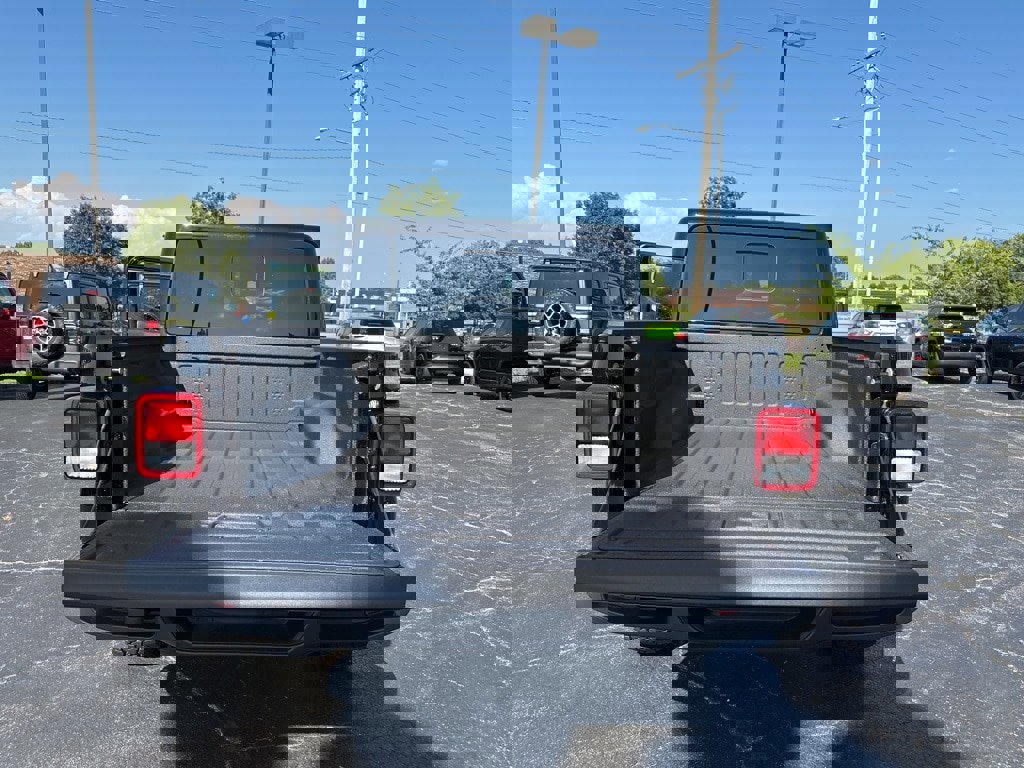 New 2025 Jeep Gladiator Sport image 11