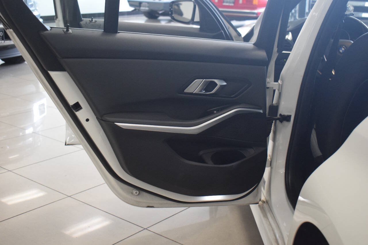Used 2019 BMW 330i Sedan w/ Driving Assistance Package RWD image 55
