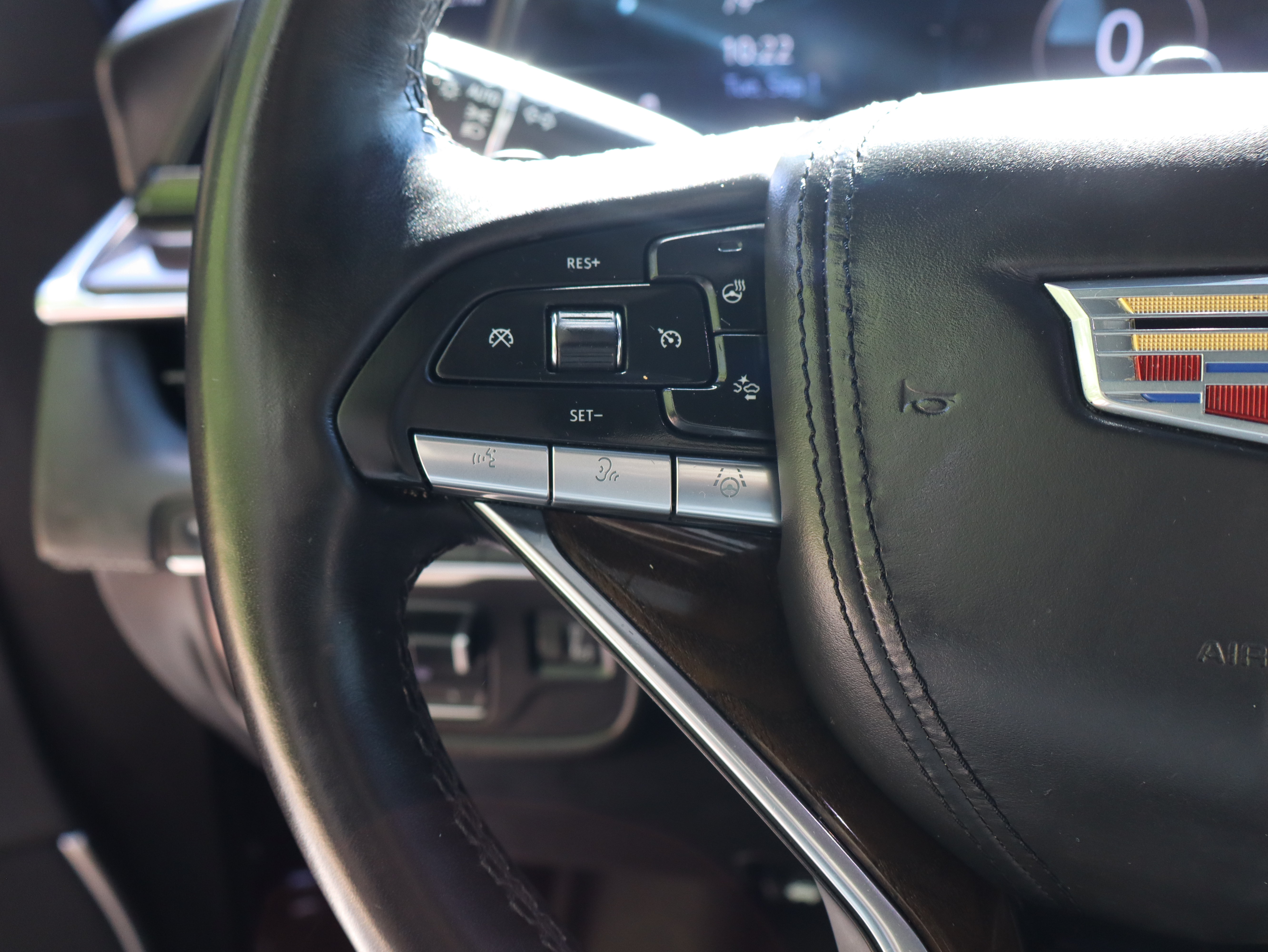 Used 2023 Cadillac Escalade Sport Platinum w/ LPO, ONYX Package AWD/4WD image 30