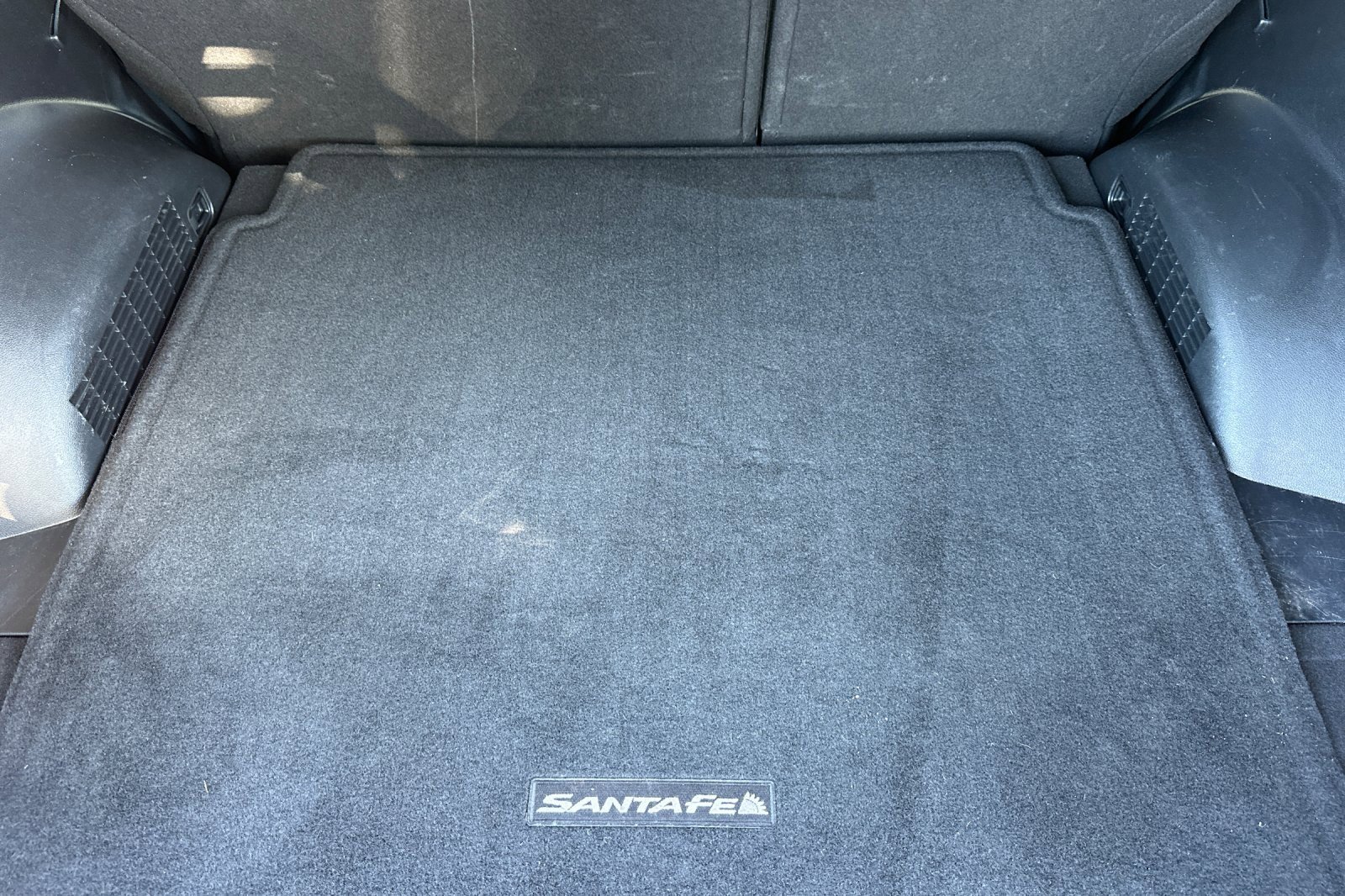 Used 2020 Hyundai Santa Fe SEL w/ Convenience Package image 16