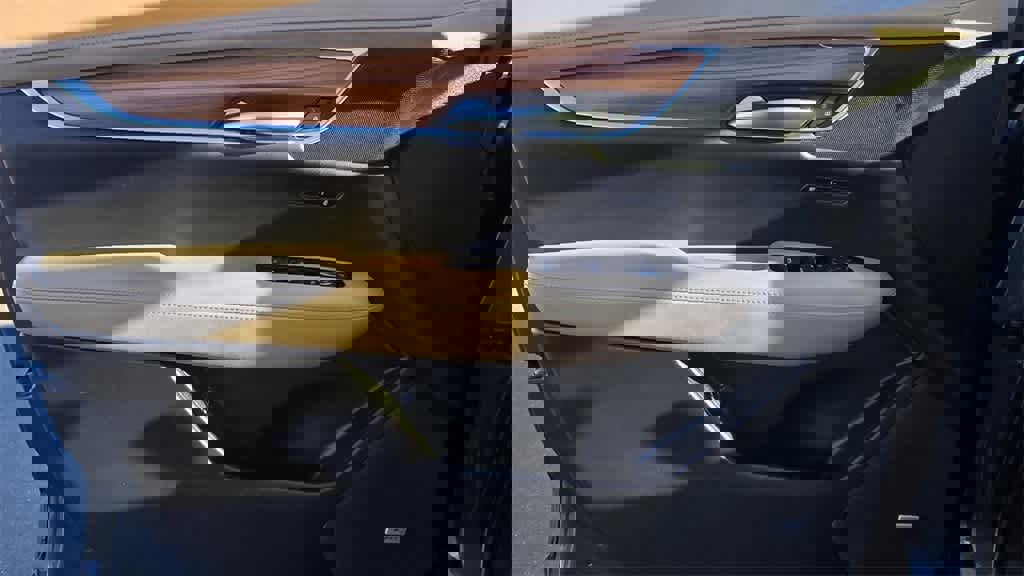 Used 2019 Cadillac XT5 Platinum image 16