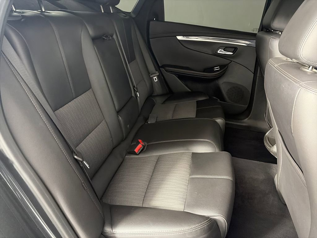 Used 2019 Chevrolet Impala LT FWD image 28