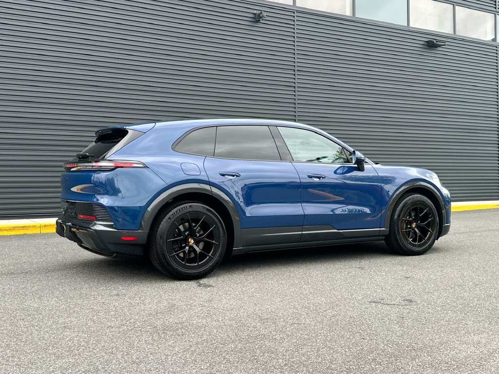 New 2026 Porsche Cayenne Electric AWD/4WD image 8
