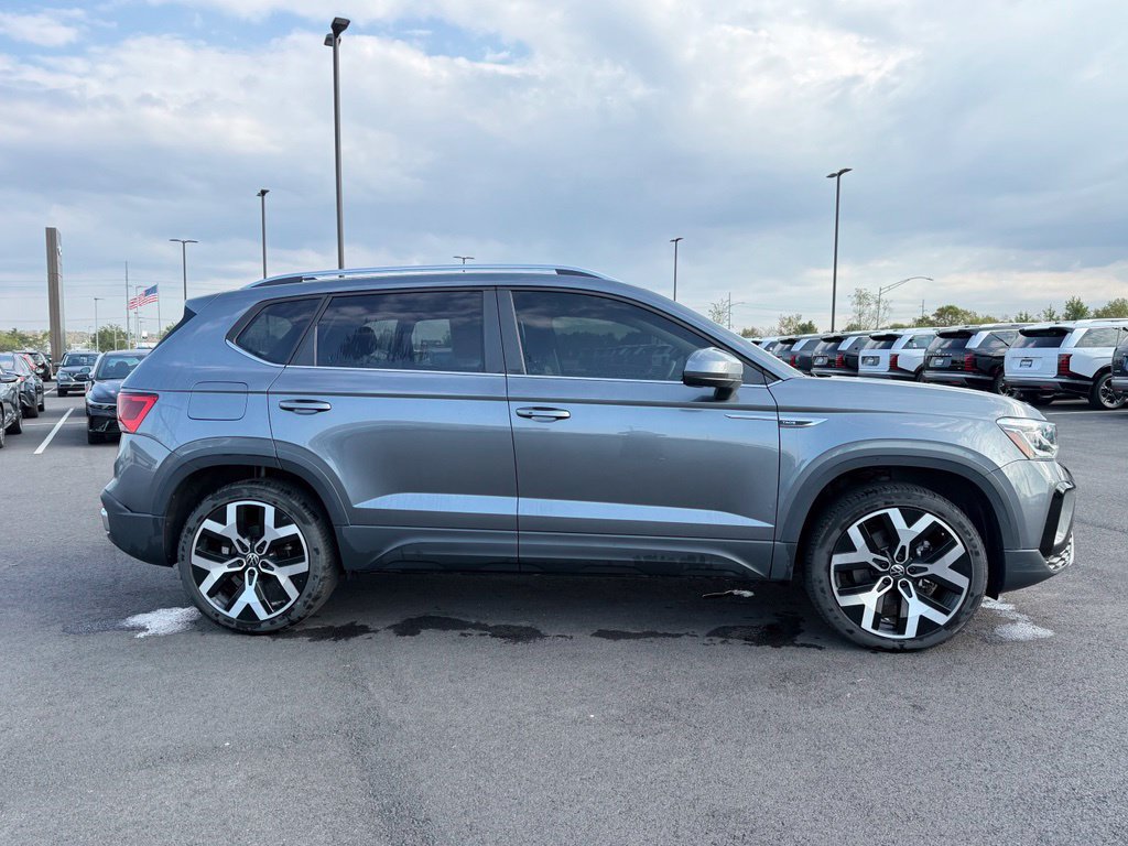 Used 2022 Volkswagen Taos SEL AWD/4WD image 4