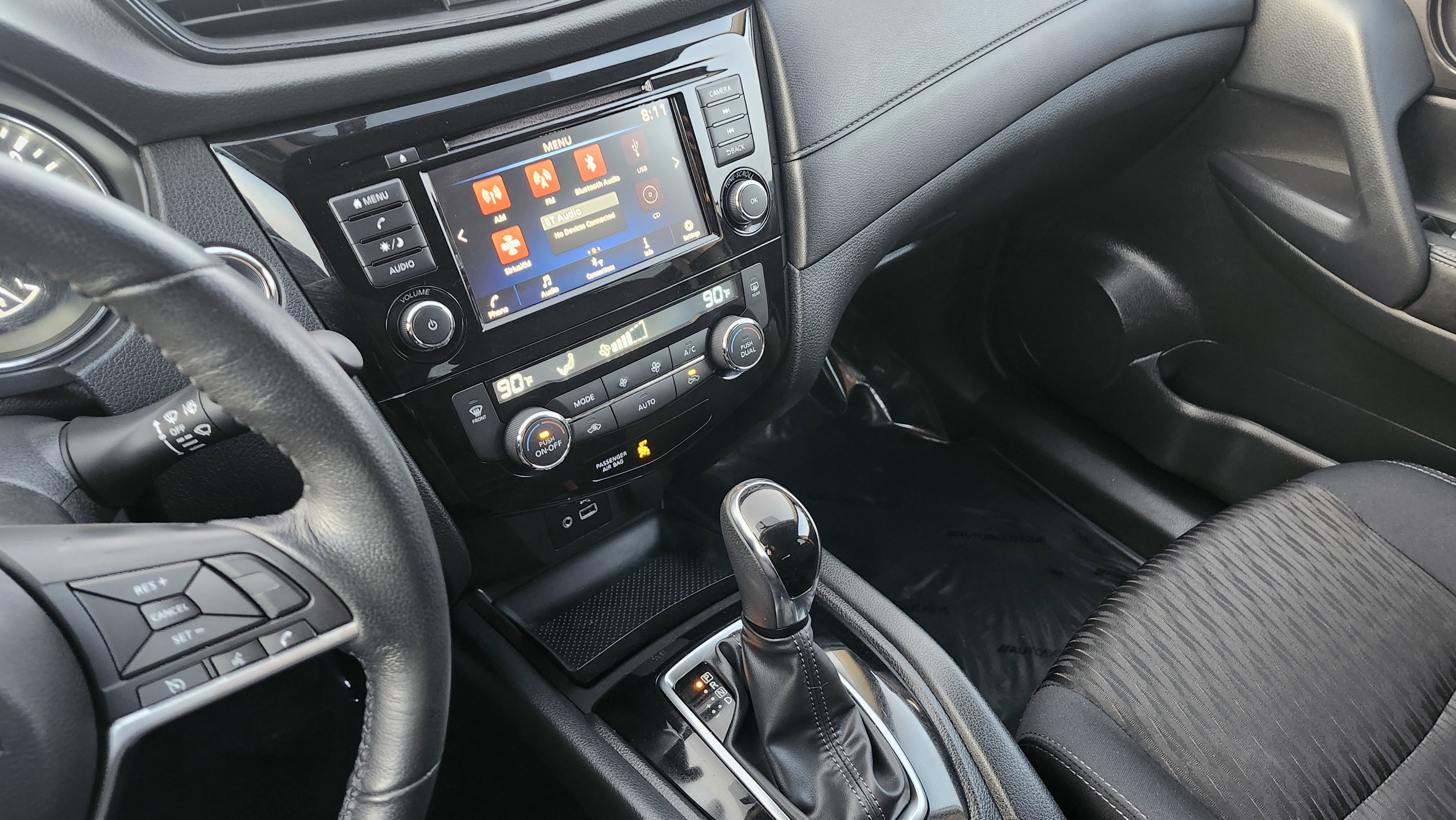 Used 2018 Nissan Rogue SV image 31