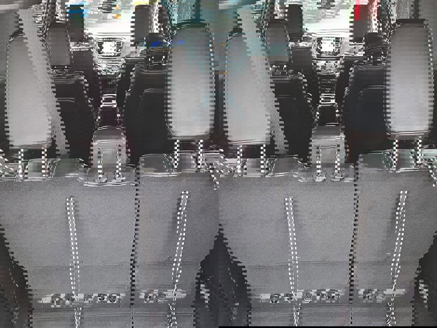 Used 2025 Chrysler Pacifica Select image 10