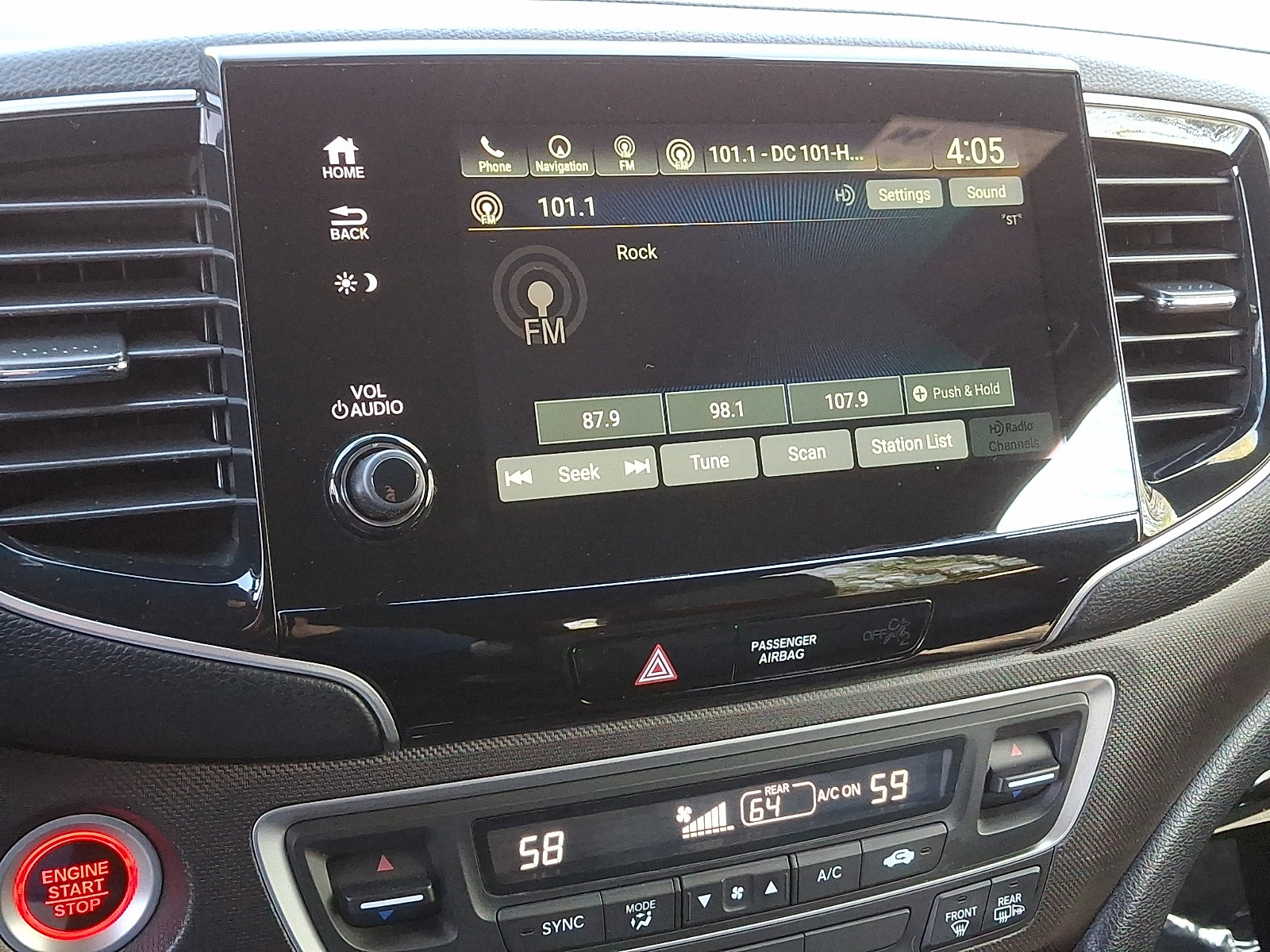 Used 2023 Honda Passport TrailSport image 17