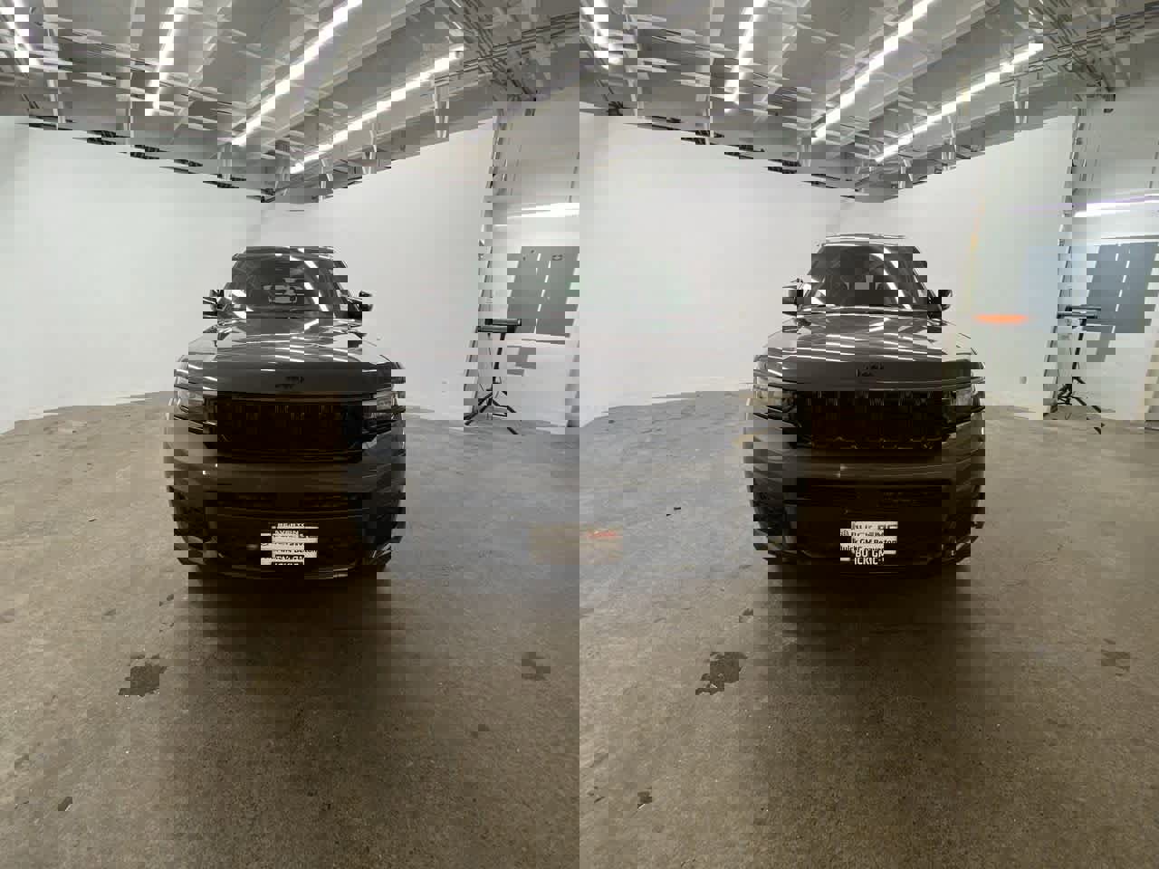 Used 2023 Jeep Grand Cherokee L Laredo image 9