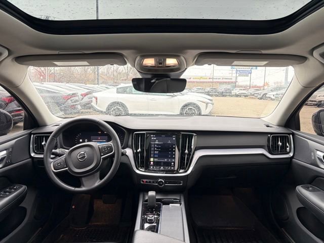 Used 2024 Volvo S60 B5 Core image 28