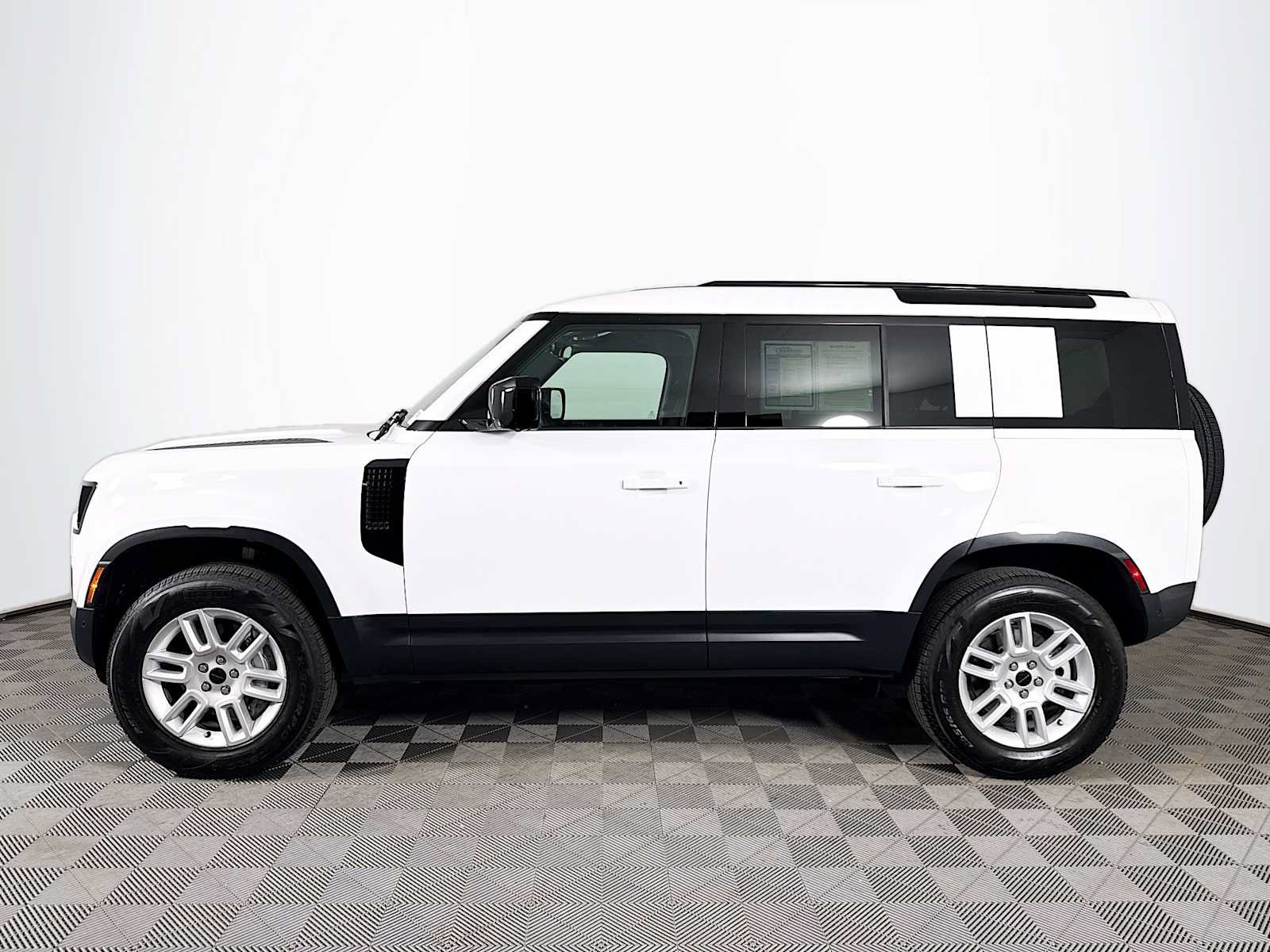 Used 2026 Land Rover Defender 110 S AWD/4WD image 8