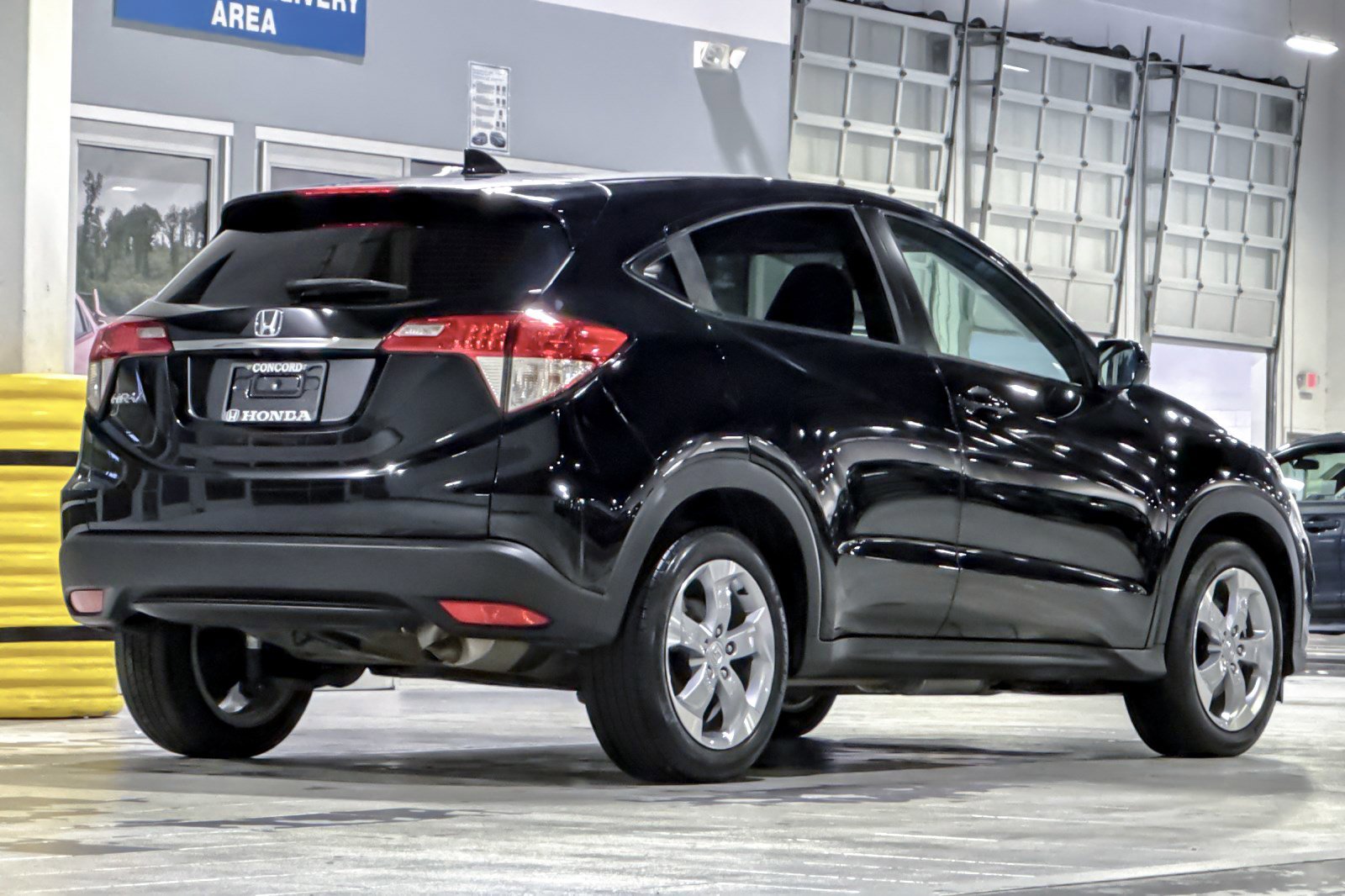 Used 2021 Honda HR-V LX image 8