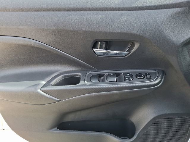 Used 2025 Nissan Versa SV image 13