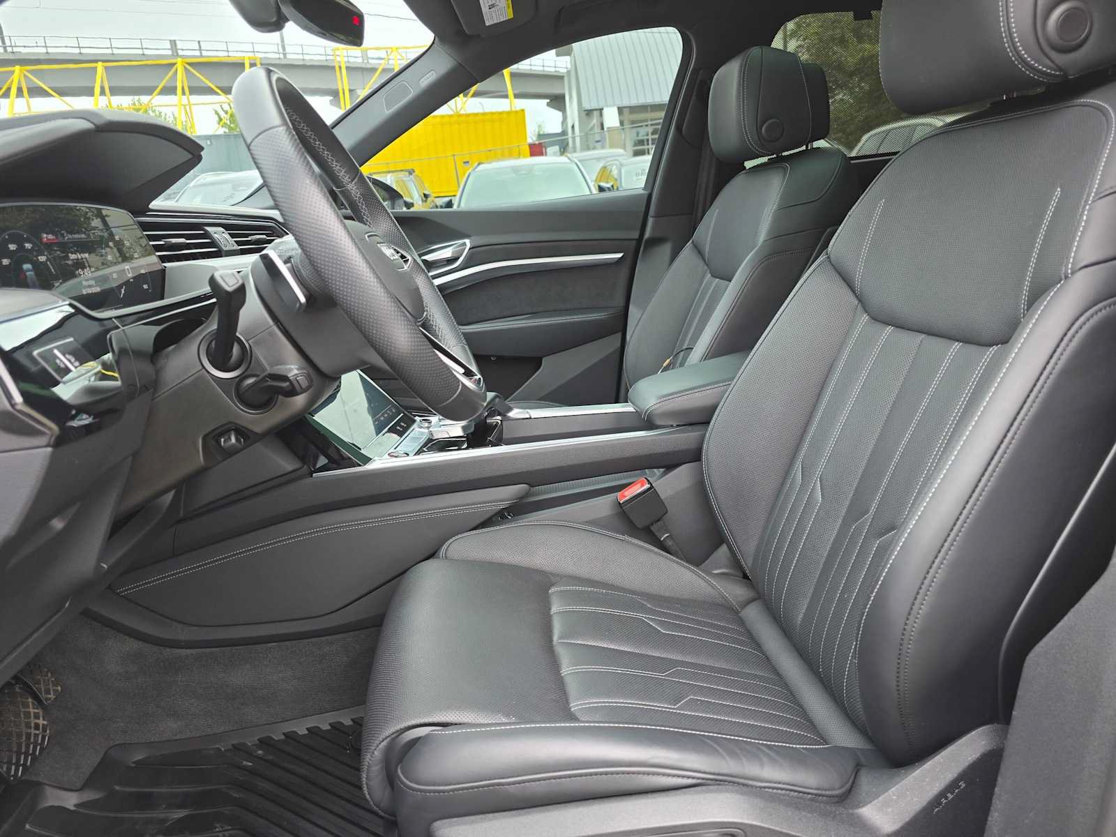 Used 2023 Audi e-tron S Premium Plus AWD/4WD image 19