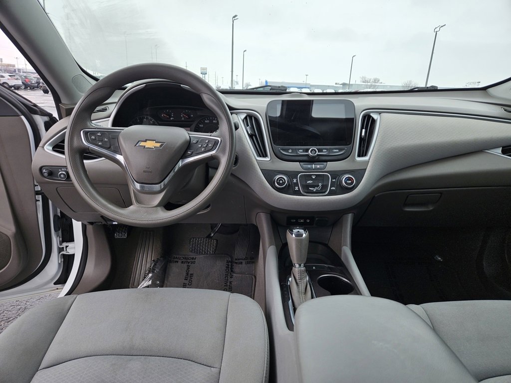 Used 2020 Chevrolet Malibu LS image 17