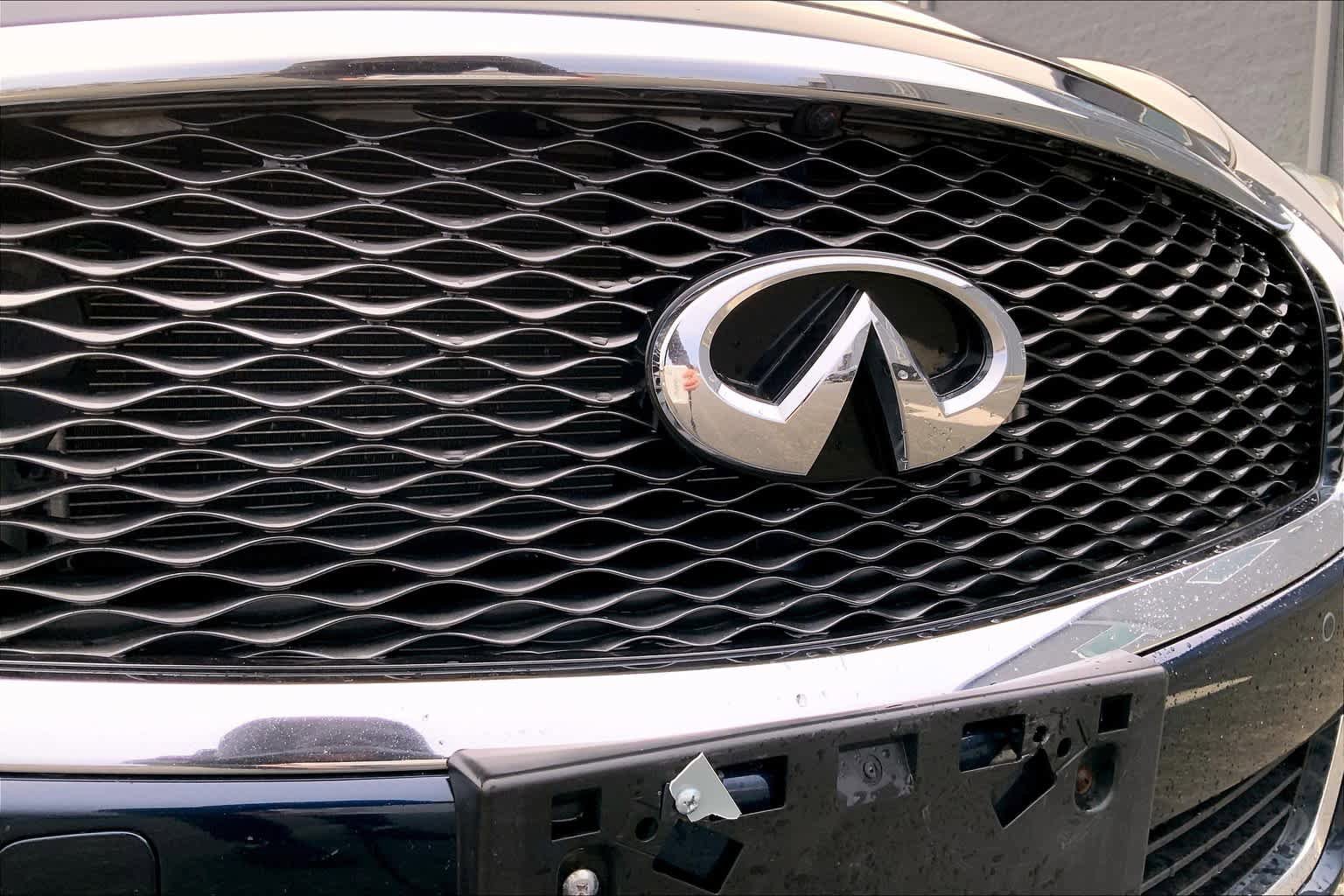 Used 2016 INFINITI Q70 3.7 AWD/4WD image 30
