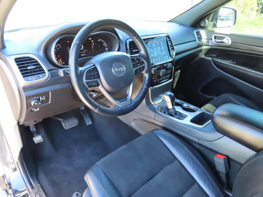 Certified 2021 Jeep Grand Cherokee Laredo X AWD/4WD image 24