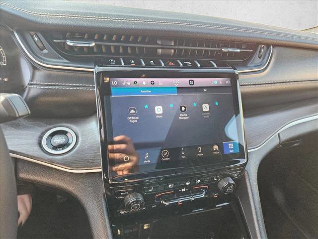 Used 2024 Jeep Grand Cherokee L Limited w/ Luxury Tech Group II image 21