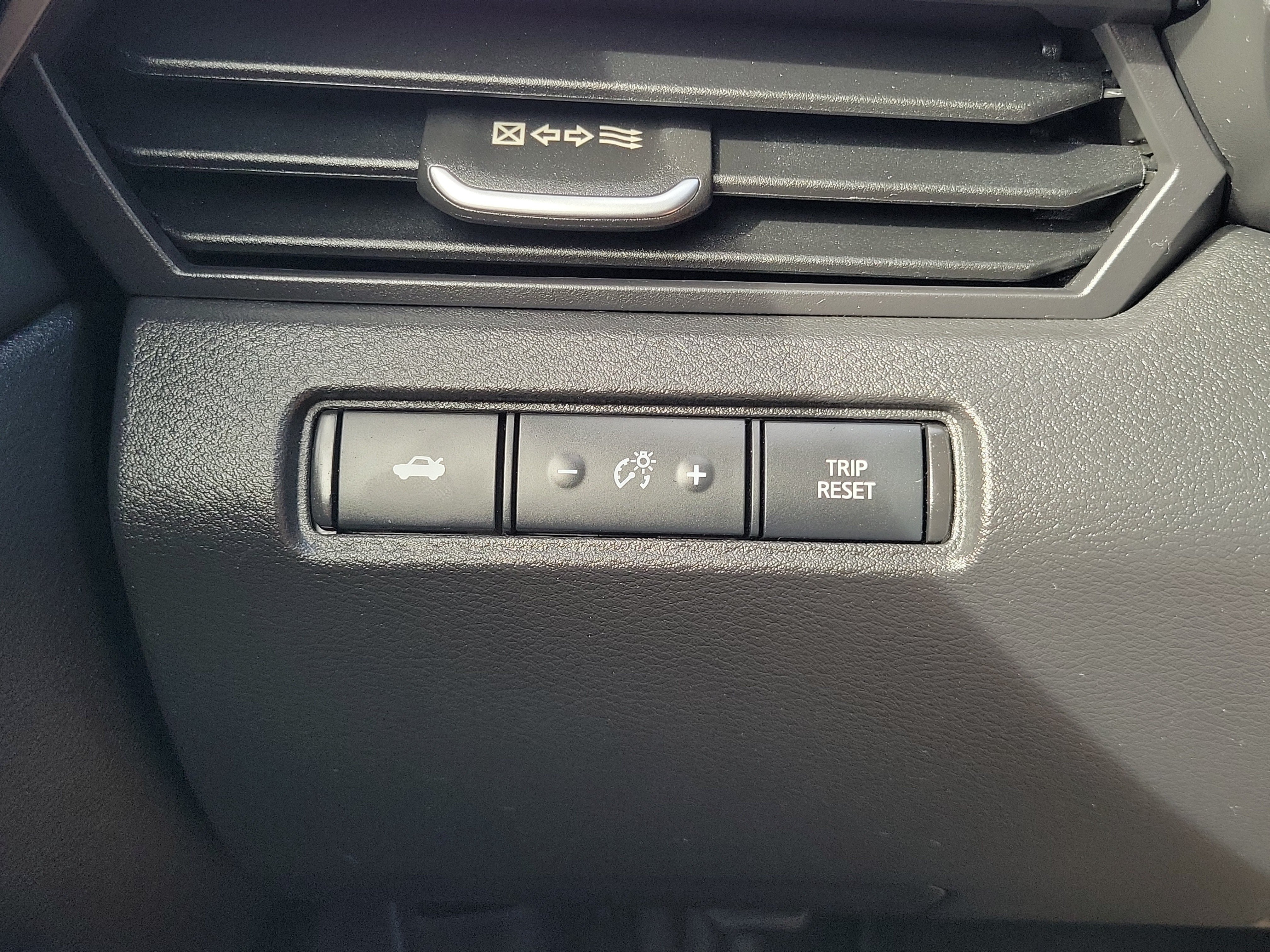 Certified 2025 Nissan Altima 2.5 S FWD image 28