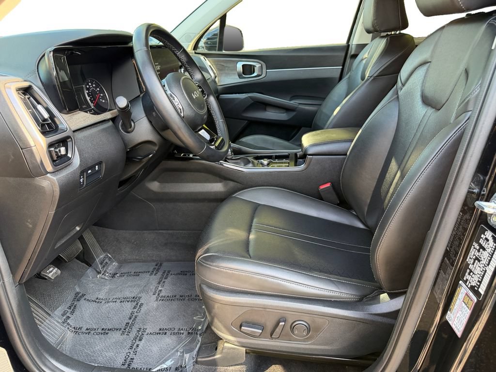 Certified 2023 Kia Sorento S w/ Panoramic Sunroof Package AWD/4WD image 16