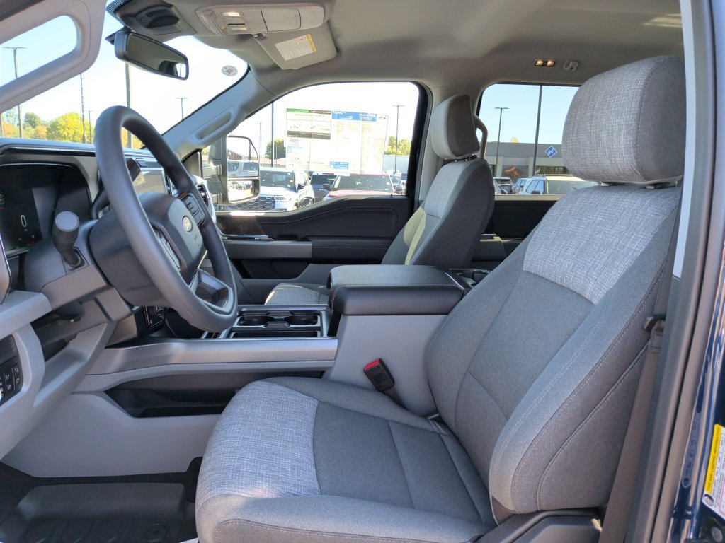 New 2027 Ford F250 XLT w/ XLT Premium Package AWD/4WD image 16