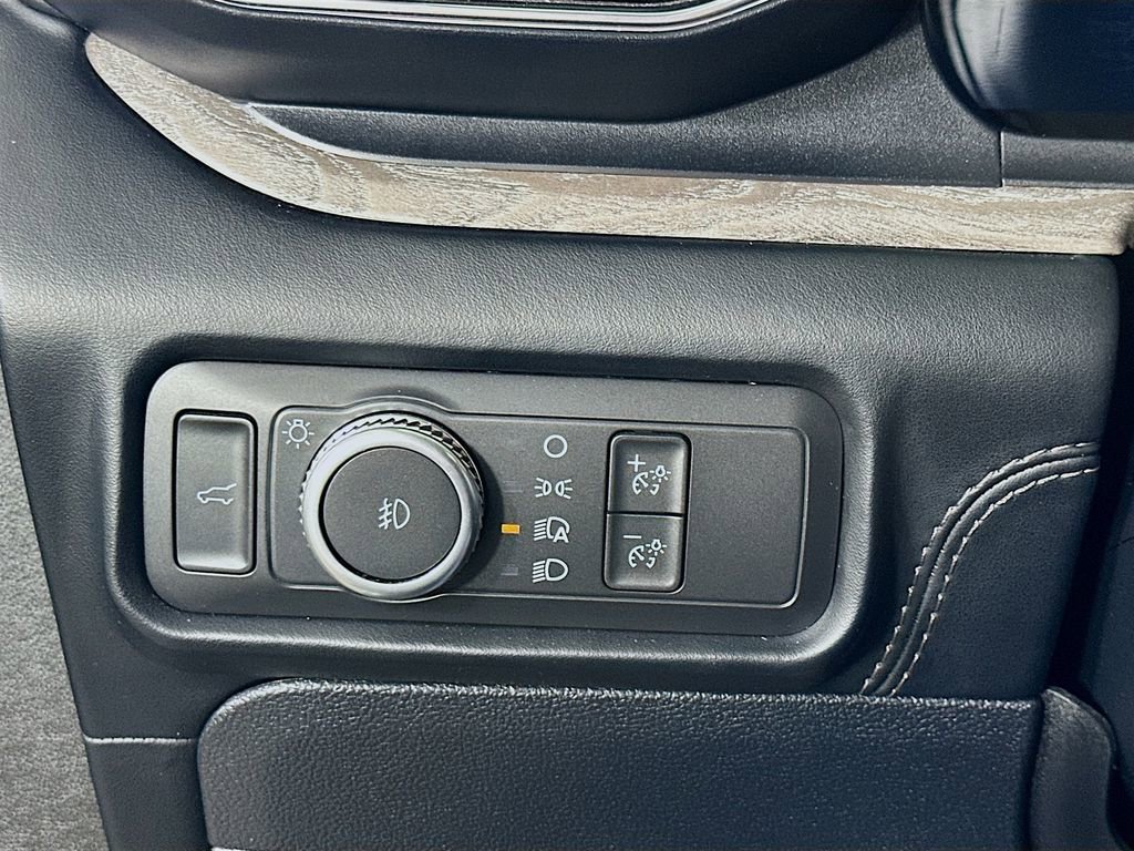 Used 2021 Ford Explorer Platinum w/ Equipment Group 601A image 22