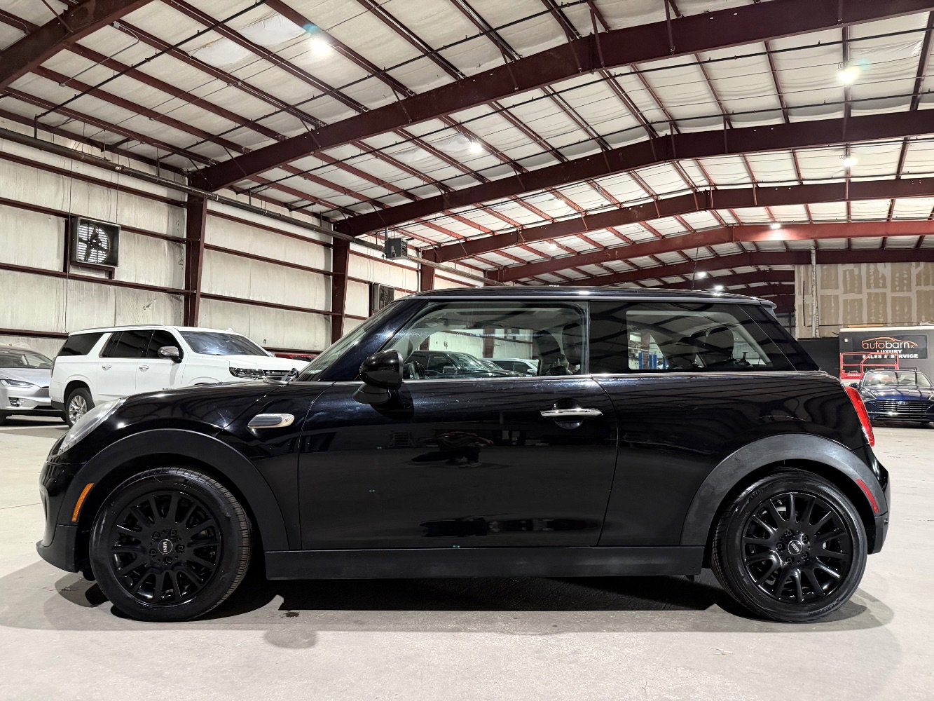 Used 2019 MINI Cooper 2-Door Hardtop w/ Signature Upholstery Package FWD image 8