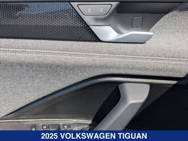 Certified 2025 Volkswagen Tiguan S AWD/4WD image 11
