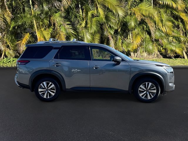 Used 2023 Nissan Pathfinder SL AWD/4WD image 3