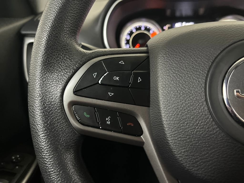 Used 2019 Jeep Cherokee Latitude w/ Popular Appearance Group image 62