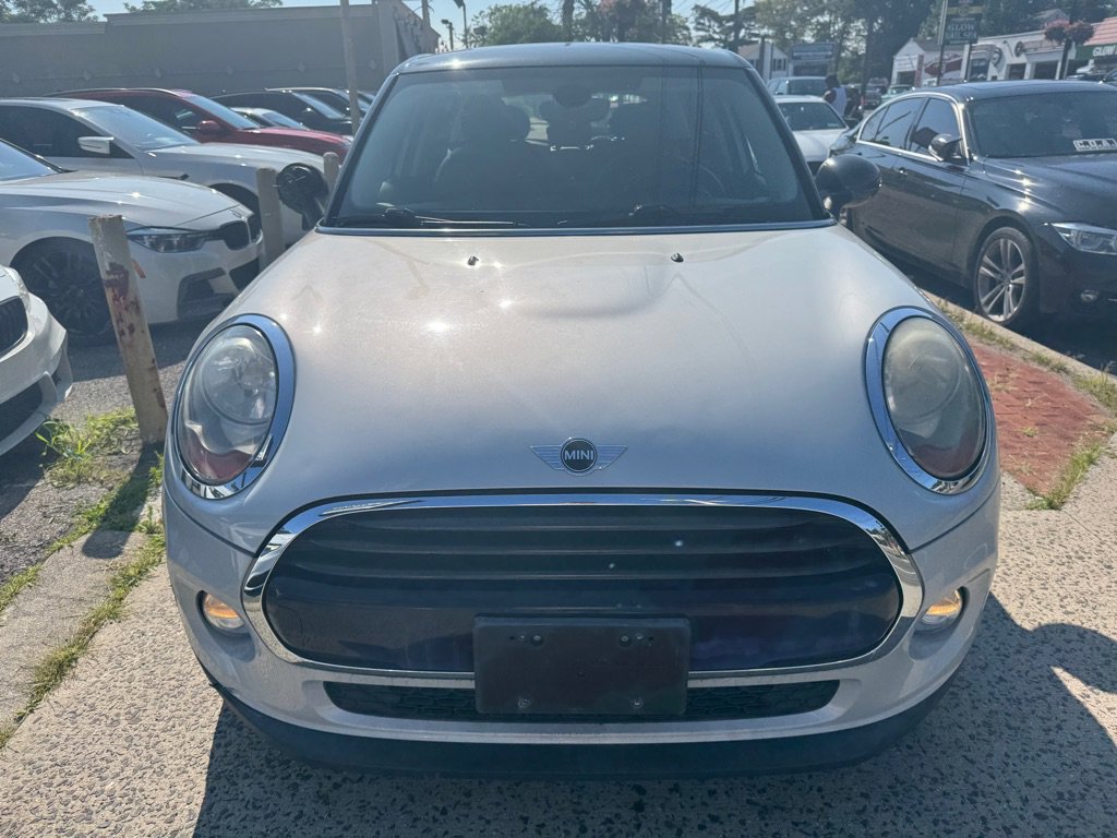 Used 2017 MINI Cooper 4-Door Hardtop image 10