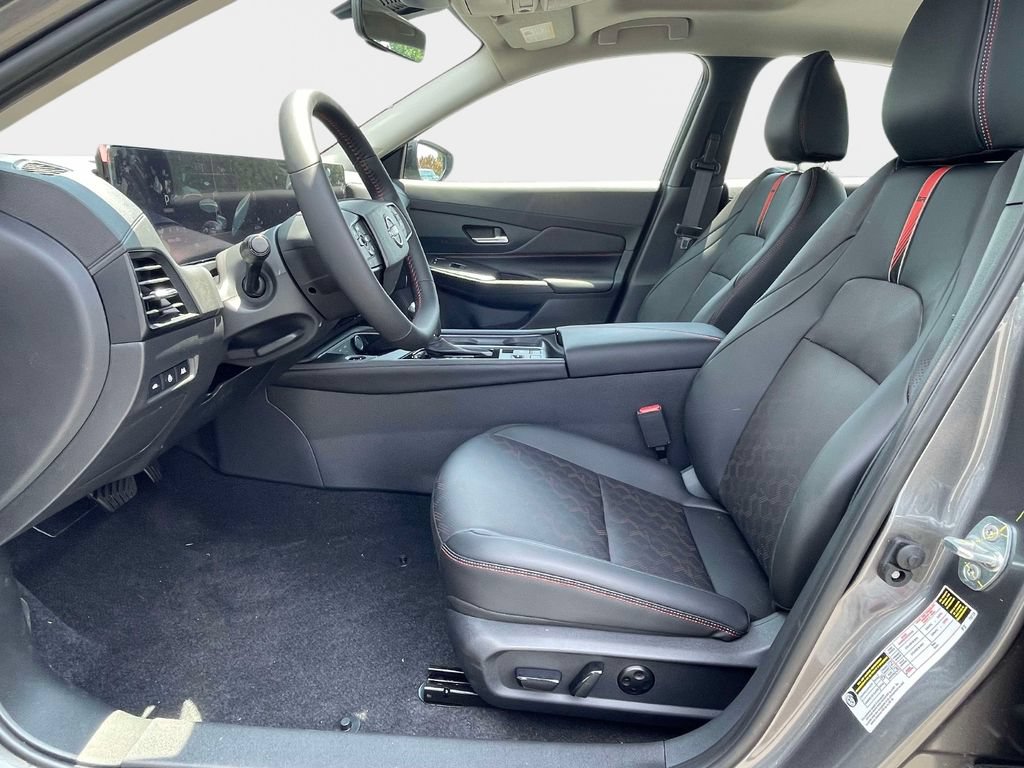New 2026 Nissan Sentra SR w/ SR Premium Package FWD image 14
