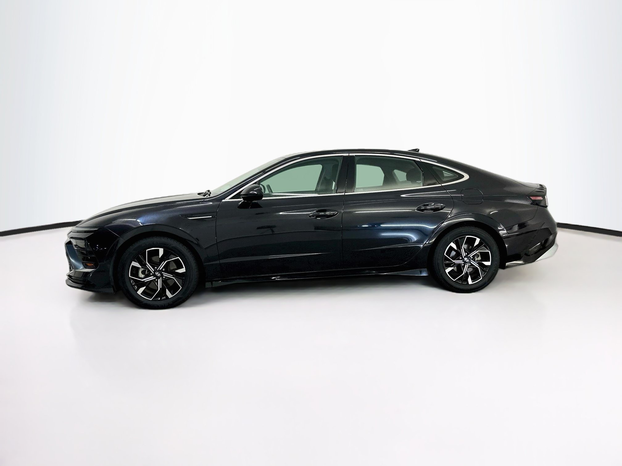 Used 2025 Hyundai Sonata SEL AWD/4WD image 4