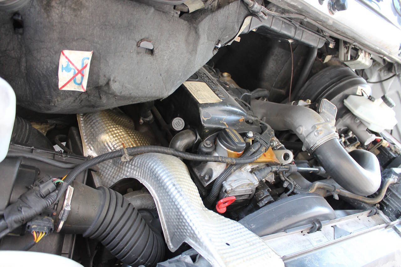 Used 2005 Dodge Sprinter 2500 w/ PWR Convenience Group RWD image 15