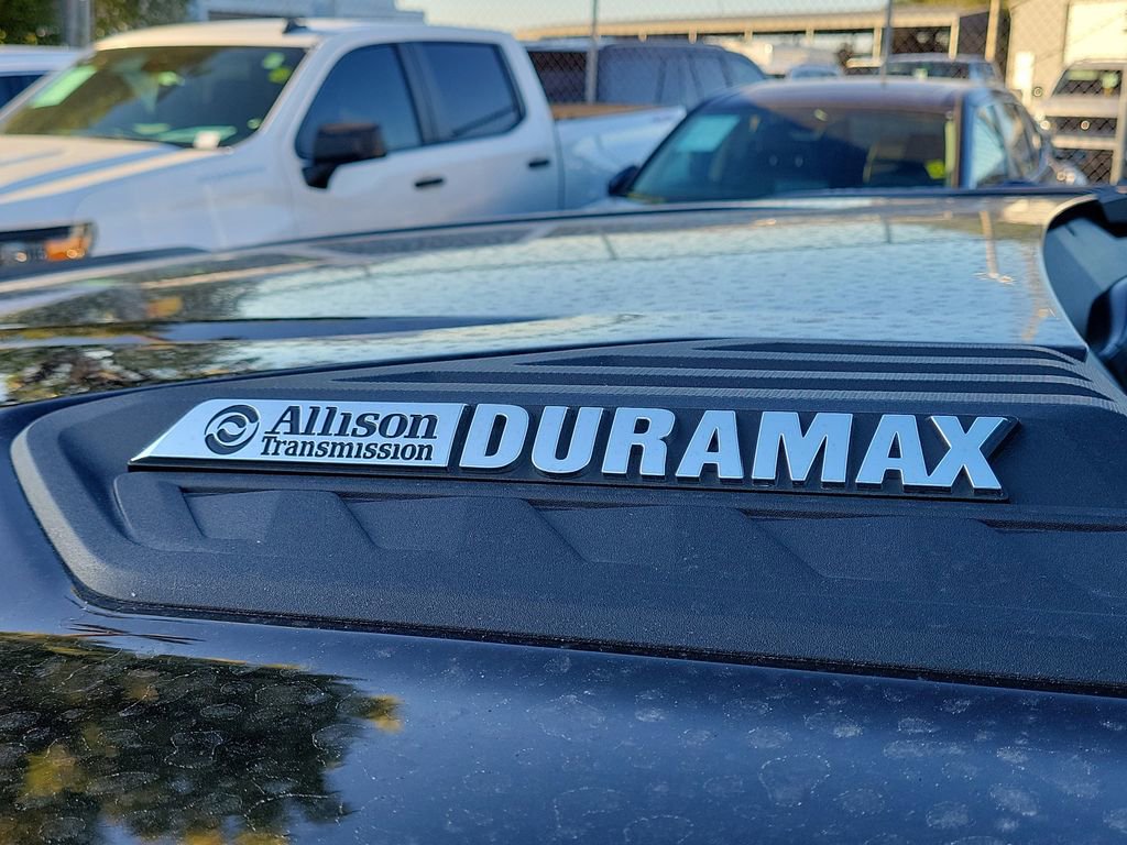 Used 2025 Chevrolet Silverado 2500 Custom w/ Custom Value Package image 6