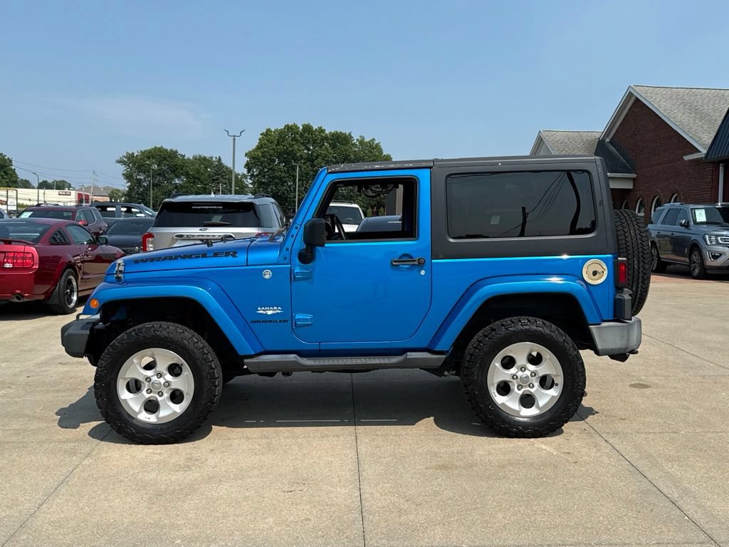 Used 2015 Jeep Wrangler Sahara w/ Connectivity Group AWD/4WD image 3