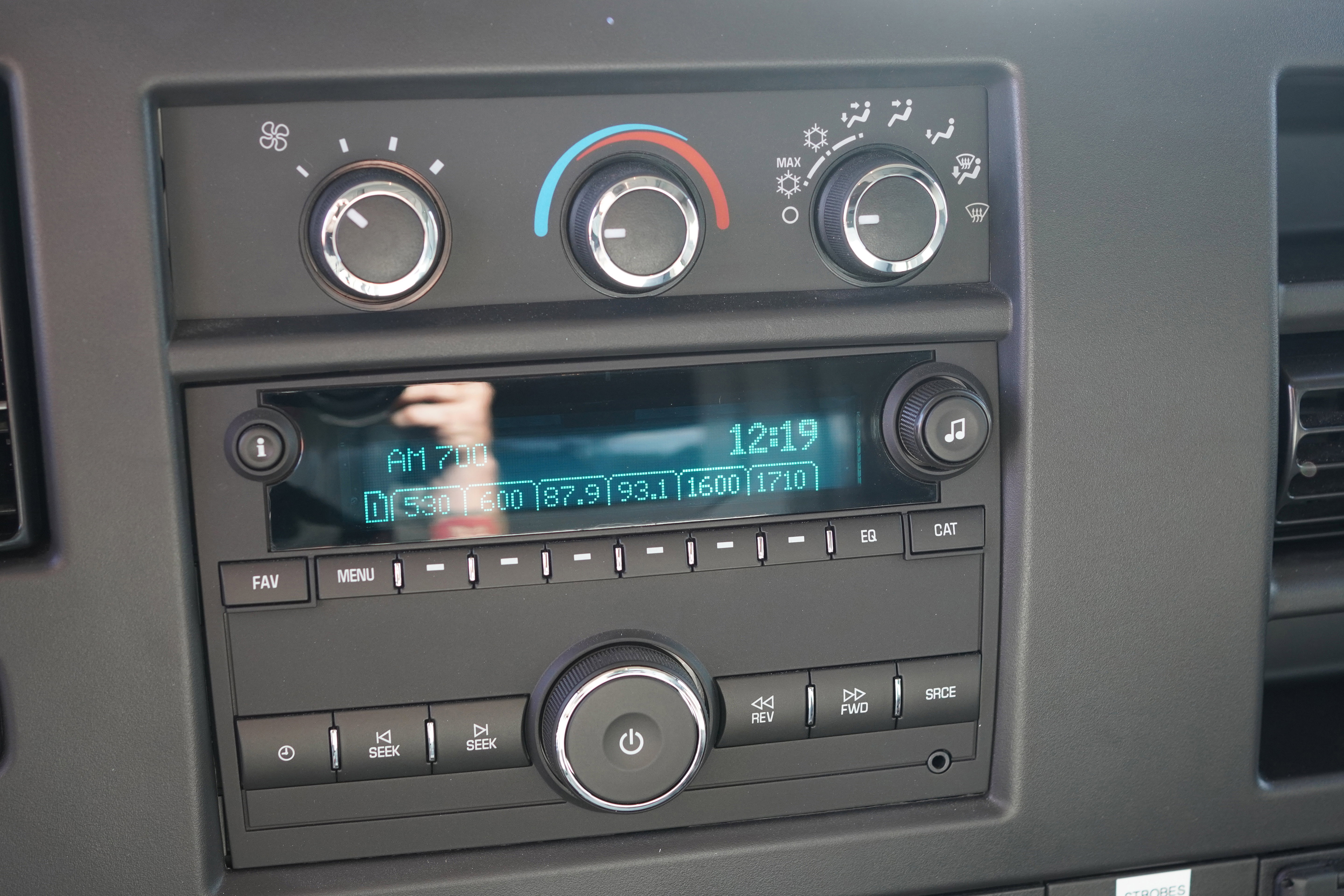 New 2025 GMC Savana 3500 w/ Power Convenience Package image 23