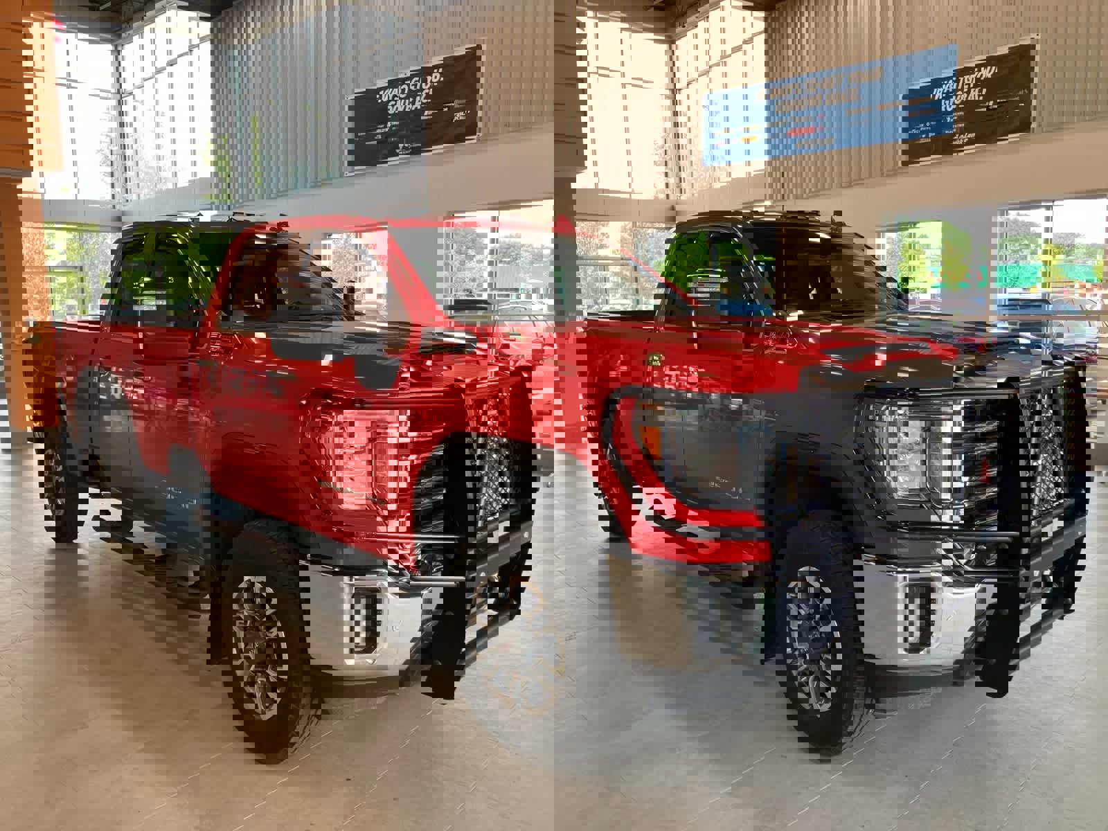 Used 2022 GMC Sierra 2500 SLT w/ SLT Preferred Package image 3