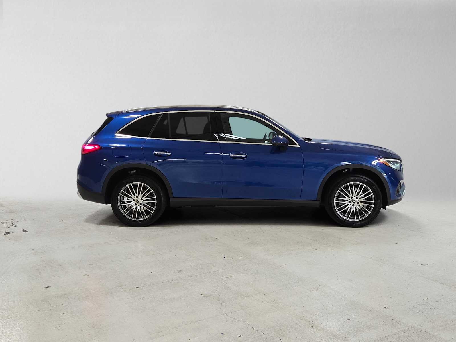 Certified 2026 Mercedes-Benz GLC 300 4MATIC image 2