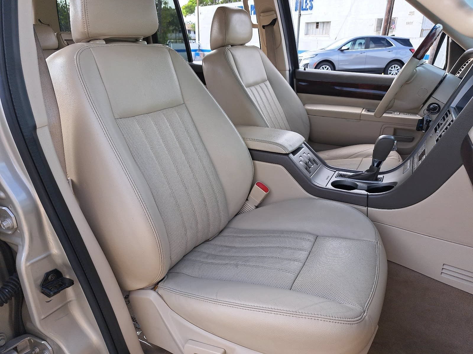 Used 2004 Lincoln Aviator 2WD image 10