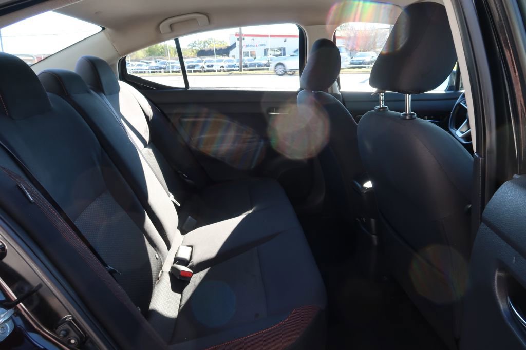 Used 2020 Nissan Versa SR image 8