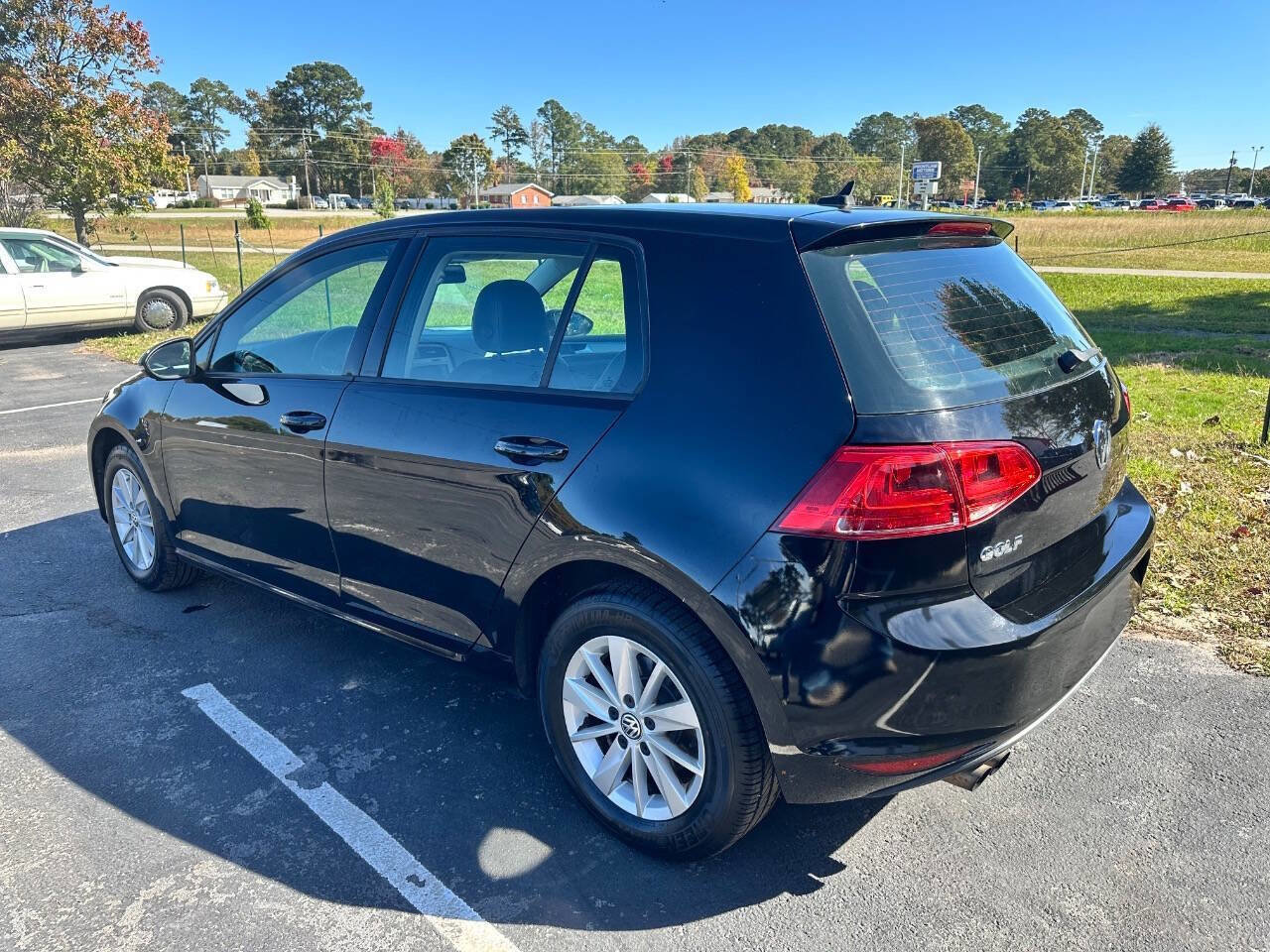 Used 2015 Volkswagen Golf S image 6