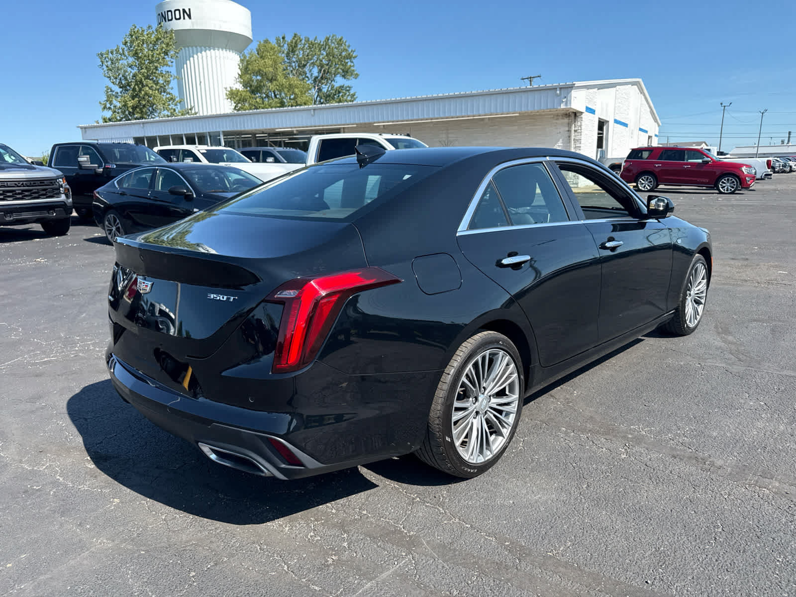 Certified 2021 Cadillac CT4 Premium Luxury w/ Technology Package AWD/4WD image 6