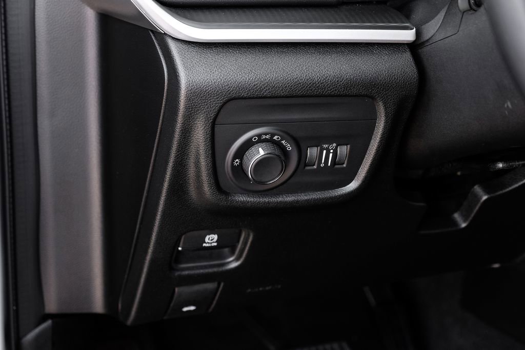 Used 2023 Jeep Grand Cherokee L Laredo AWD/4WD image 28