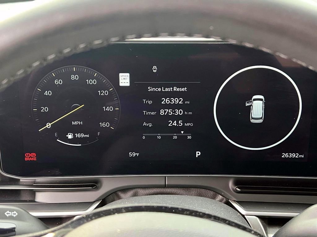 Used 2025 Kia Carnival SX Prestige image 26