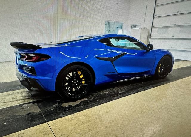 Used 2025 Chevrolet Corvette Z06 image 7