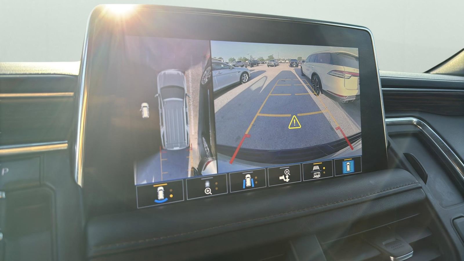 Used 2021 Chevrolet Tahoe High Country w/ Premium Package image 19