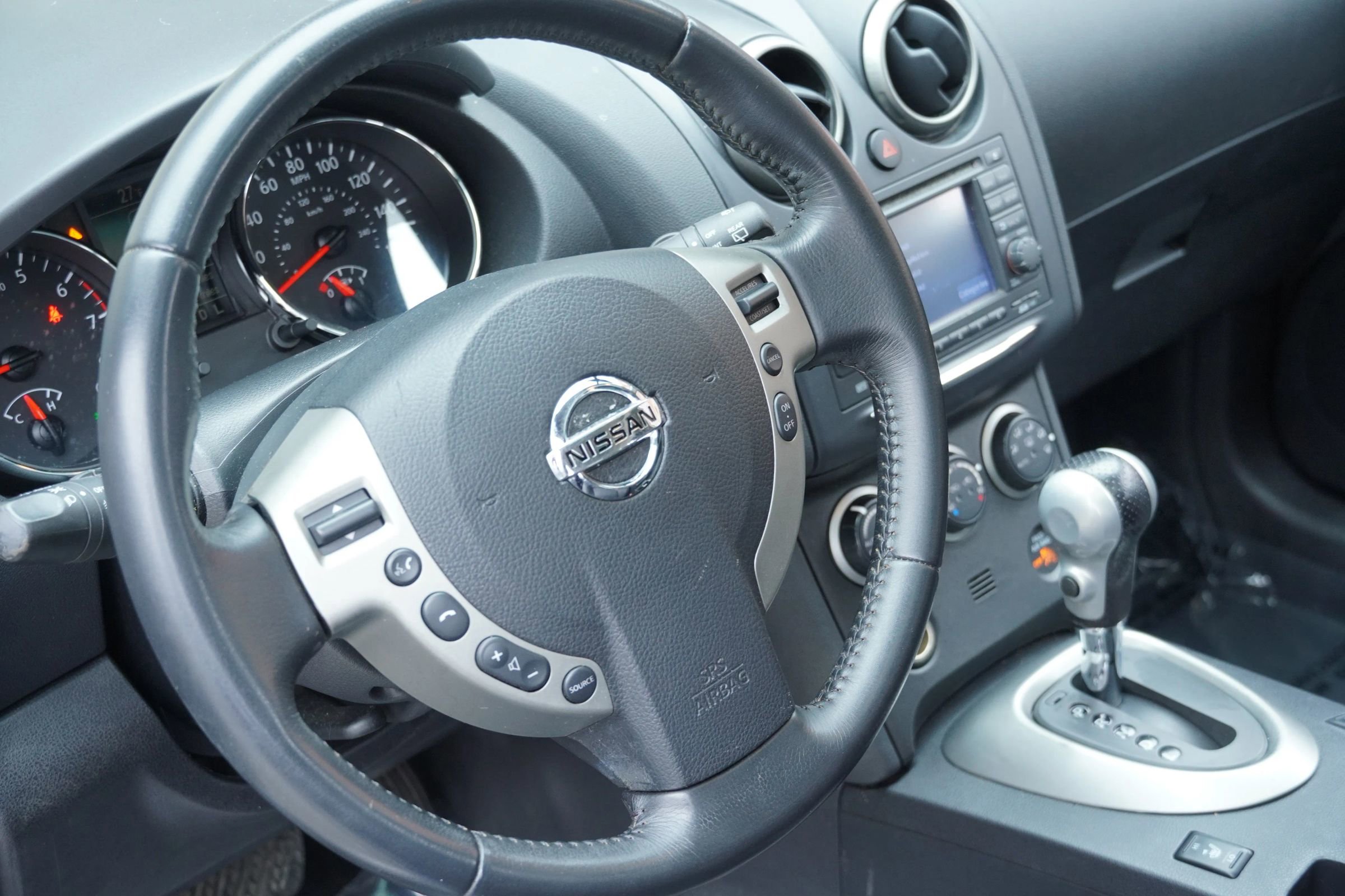 Used 2011 Nissan Rogue SV w/ SL Pkg image 26